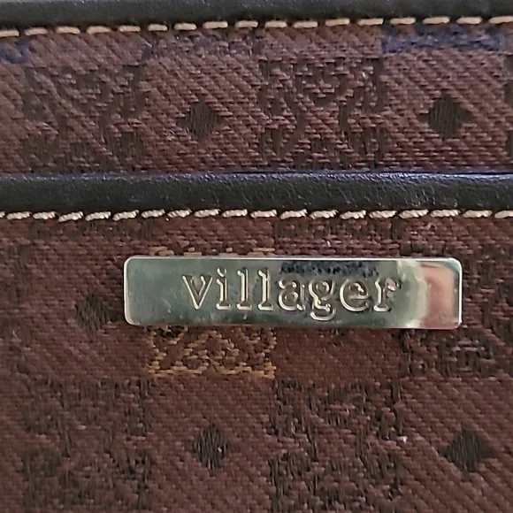 NWT Villager Wallet - Picture 4 of 5